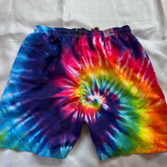 NWOT! Broken Threads tie dye swim trunks, size M. - Picture 4 of 5